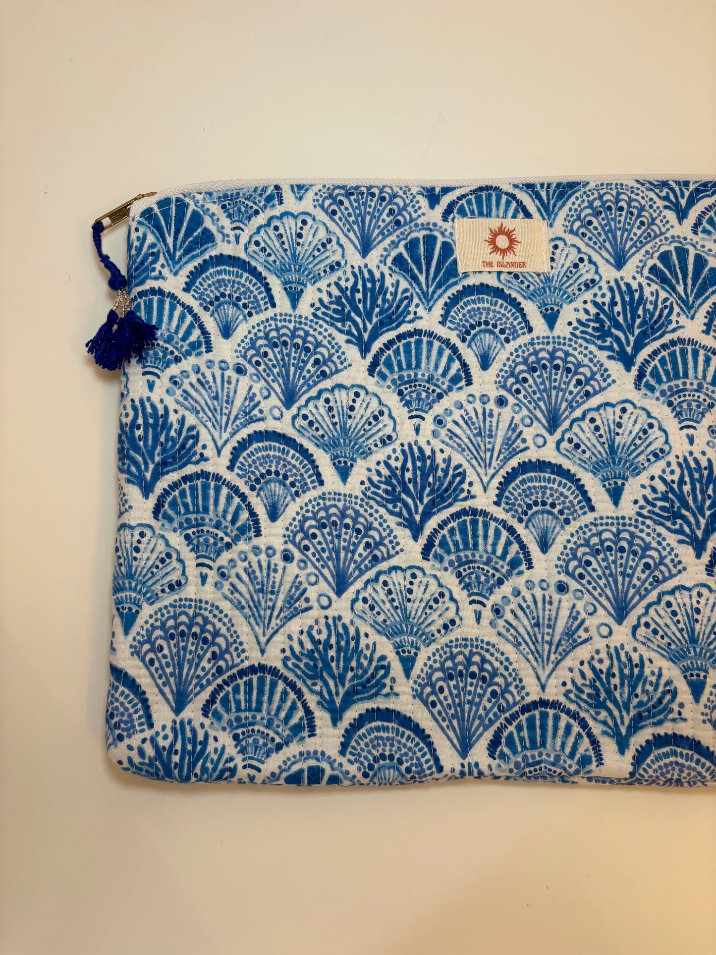 Shell Laptop Case (Blue & Pink)