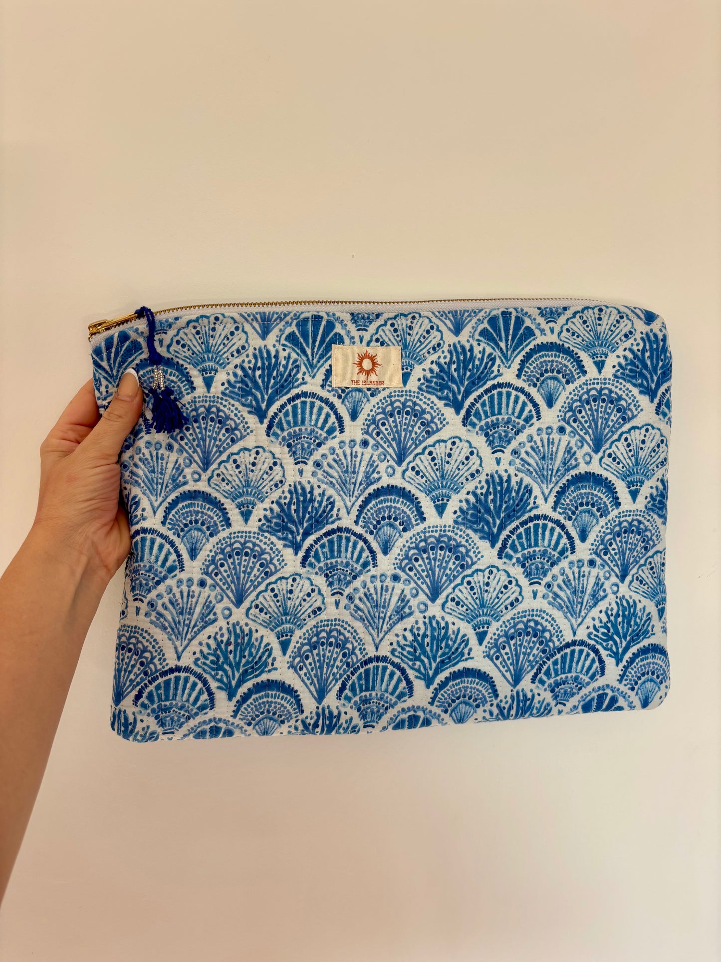 Shell Laptop Case (Blue & Pink)