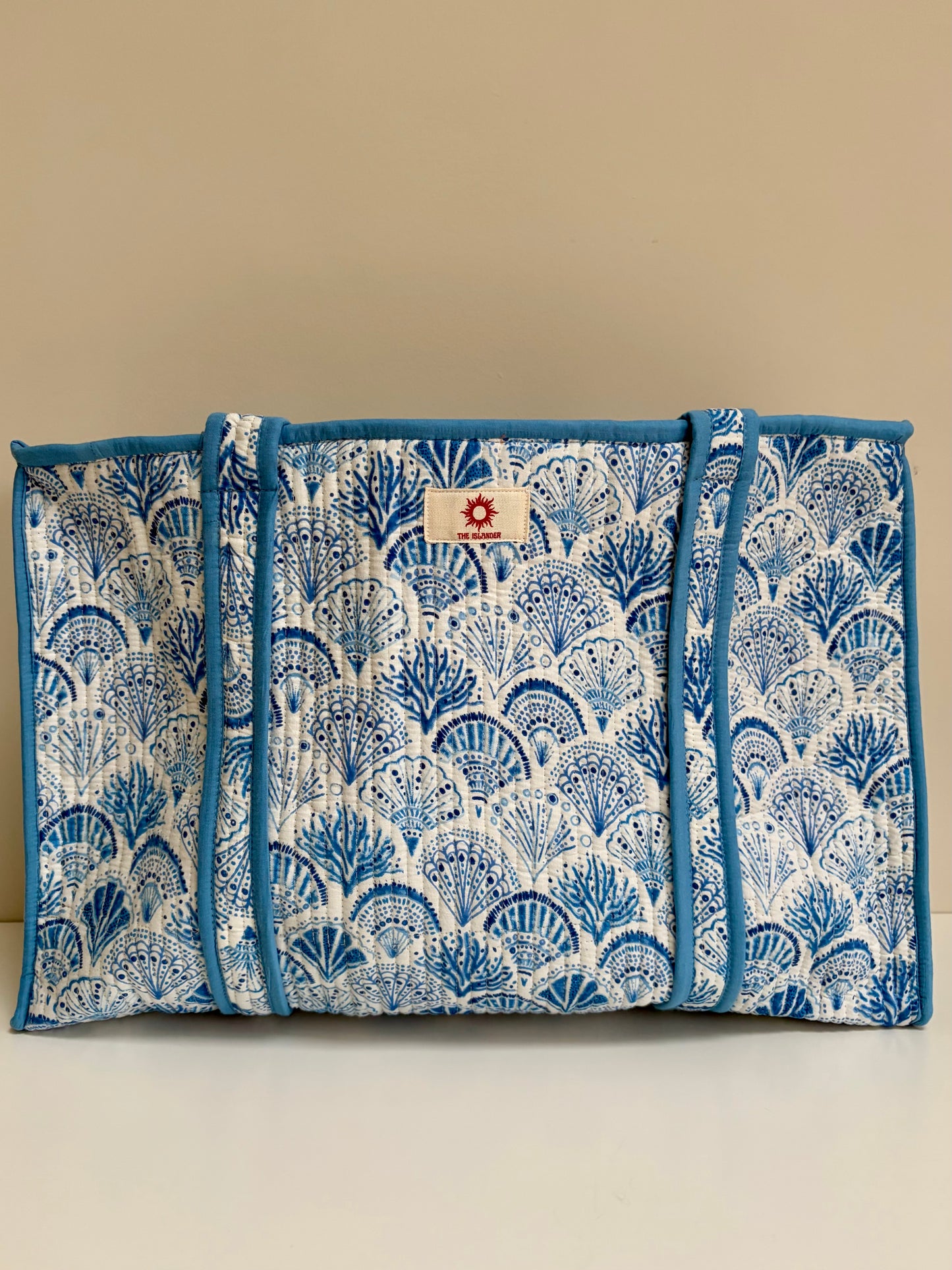 Blue Shell Large Tote Bag (Zip Fastening)