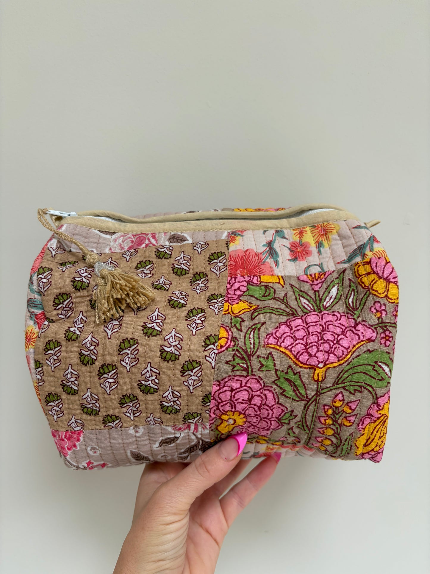 Pouches/Makeup/Wash Bags